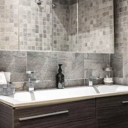 3 Pièces Rénové - Terrasse D'angle - Proche Croisette Cannes